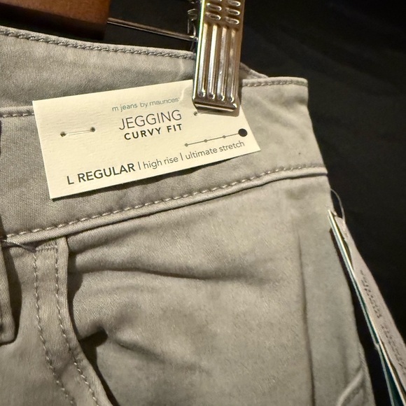 m jeans by maurices™ Large Women’s Curvy High Rise Sky Fall Gray Jegging - Picture 5 of 7